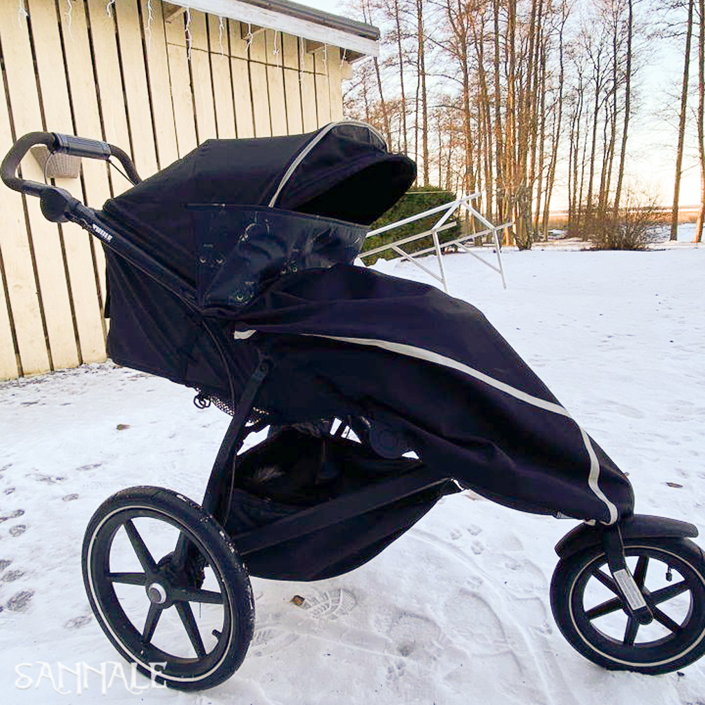 Sannale jalakate koos Thule Urban Glide 2 käruga. Pikk mudel.