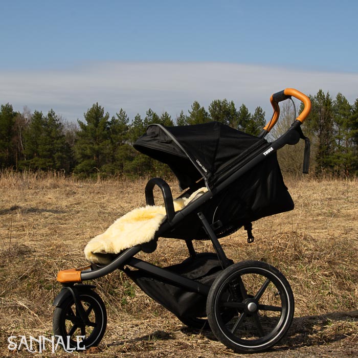 Trolley cover designed for use with Thule Urban Glide 2 trolley-2 Trolley cover designed for use with the Thule Urban Glide 2 trolley.