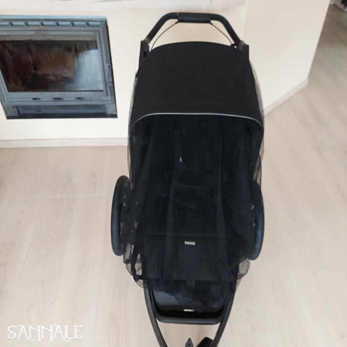 Sannale putukavõrk loodud kasutamiseks koos Thule Urban Glide 3 käruga