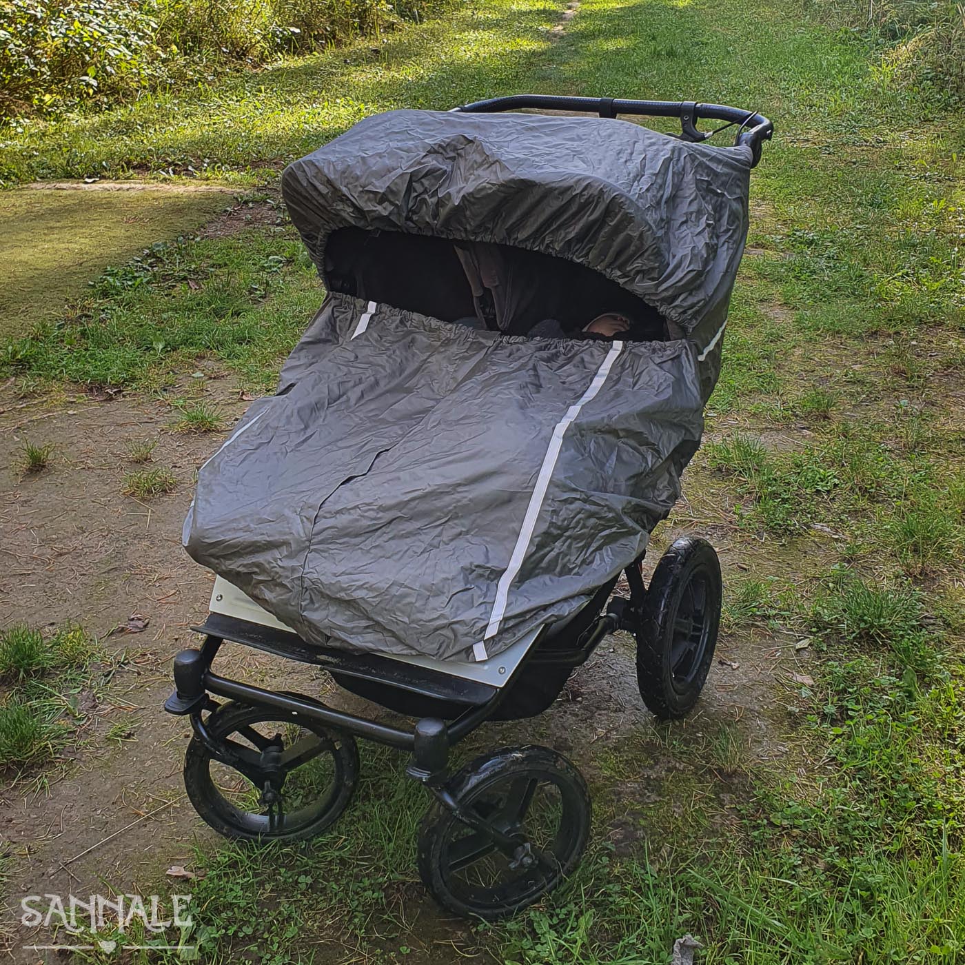 Sannale vihmakile Mountain Buggy Duet kärule