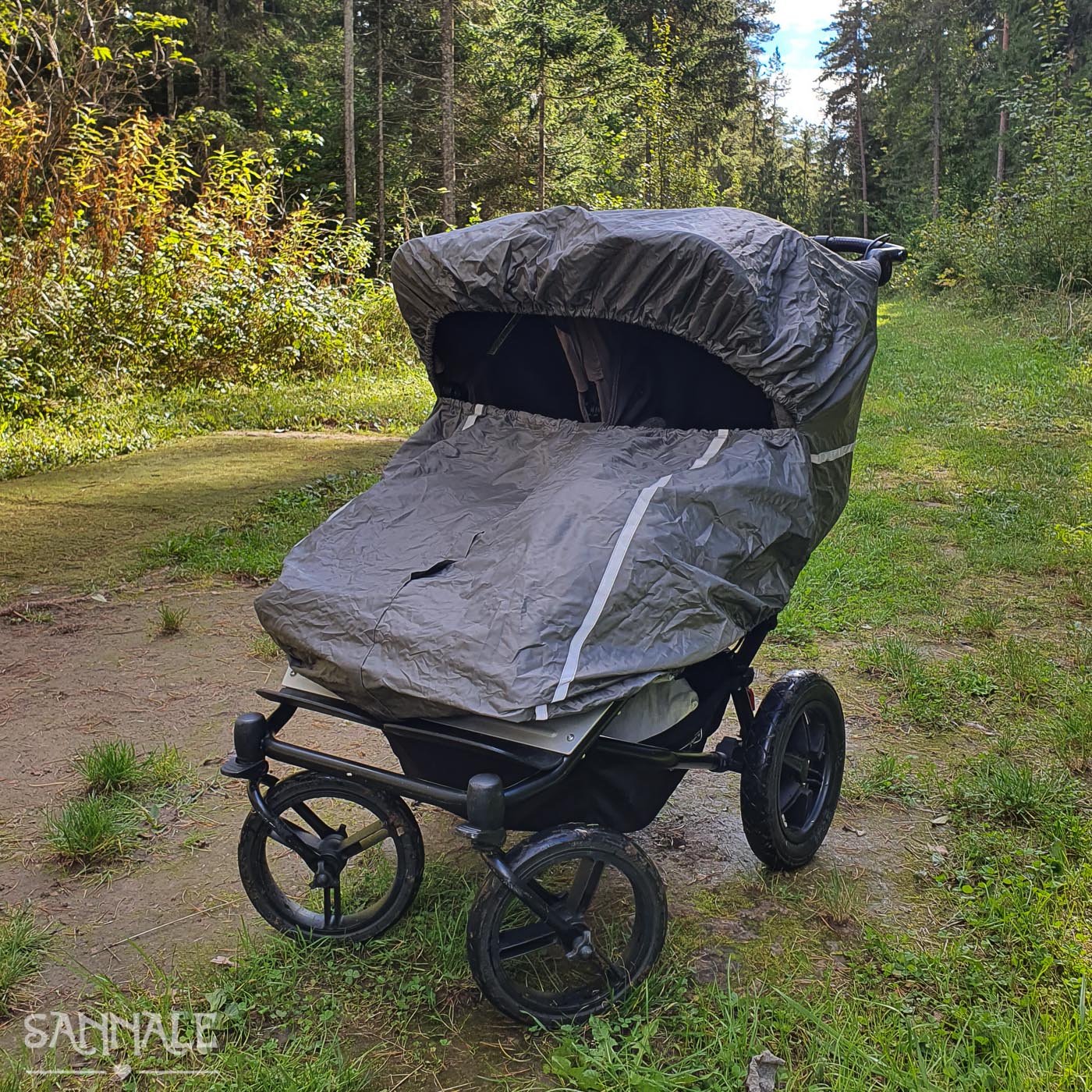 Sannale vihmakile Mountain Buggy Duet kärule